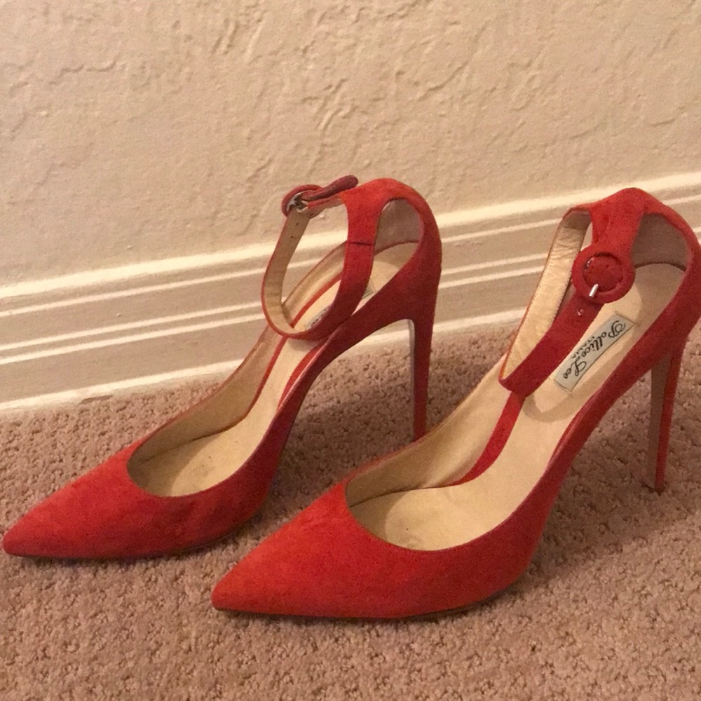 Police Lee Red Pumps